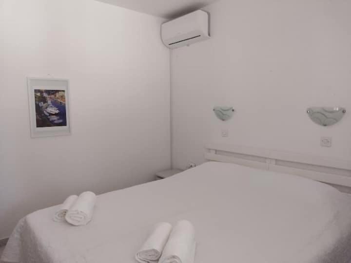 Villa Kadinela, 200M From Kamenjak, Huge Quiet Garden With Barbecue, 2 New Kitchens Premantura Exterior foto